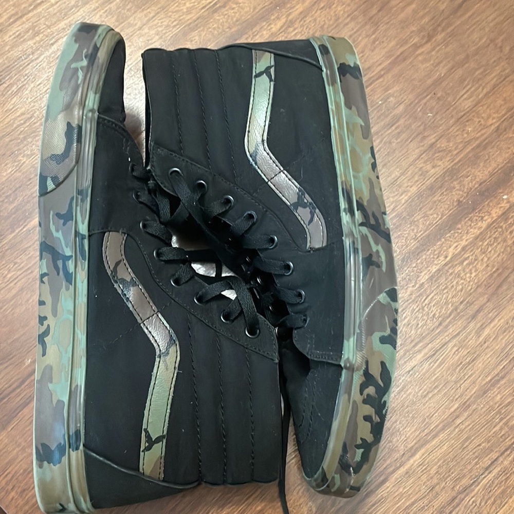 Vans - Picture 3 of 3